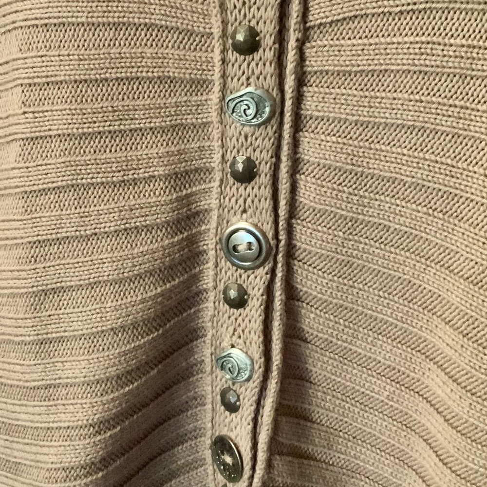 PURE hand knit sweater vest size M/L very unique buttons. Runs like a 1x - Picture 3 of 15